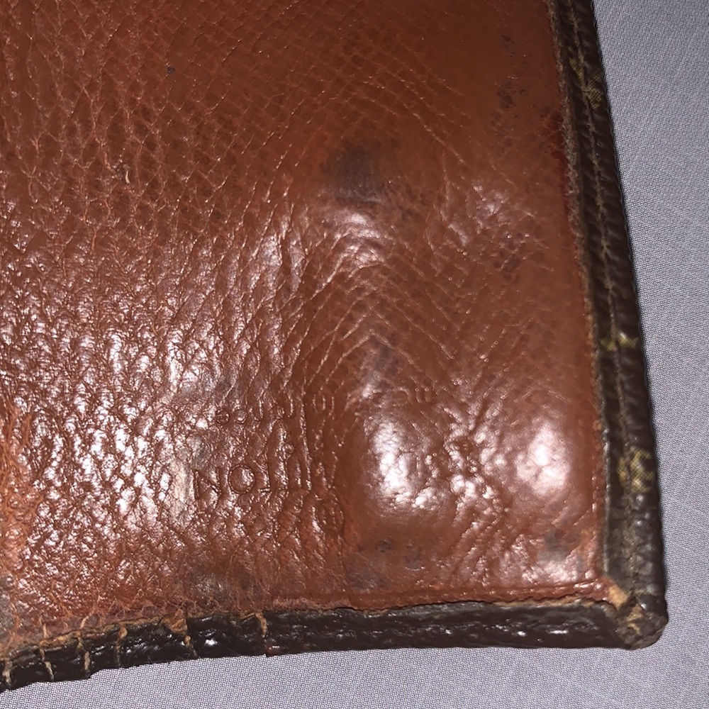 💛 Louis Vuitton vintage Monogram‎ signature design LV Logo 4 key holder M… - Picture 7 of 10